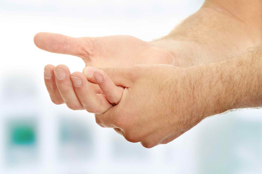 Why Do My Hands Itch at Night? | LIVESTRONG.COM